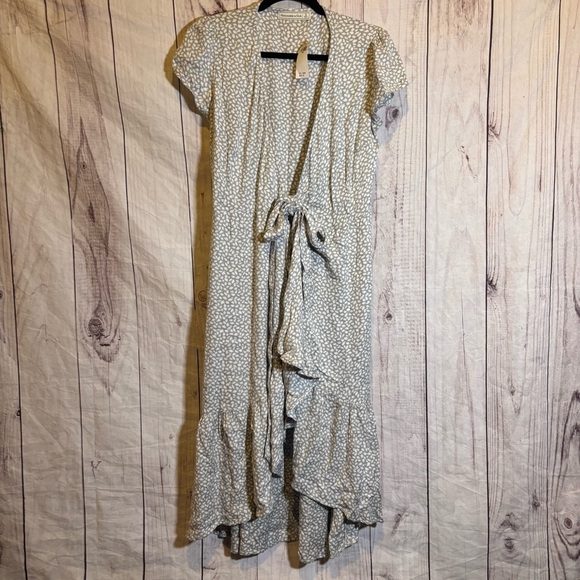 Abercrombie and Fitch Short Sleeve Elegant Patterned Gray Wrap Dress NWT Small - Picture 2 of 7